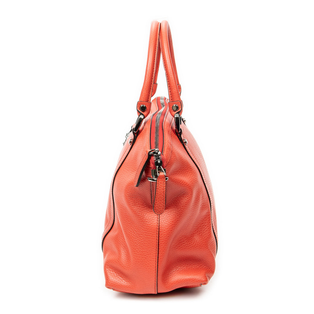 Bandolera Mediana GG Charm Asa Superior Piel de Becerro Granulada Roja