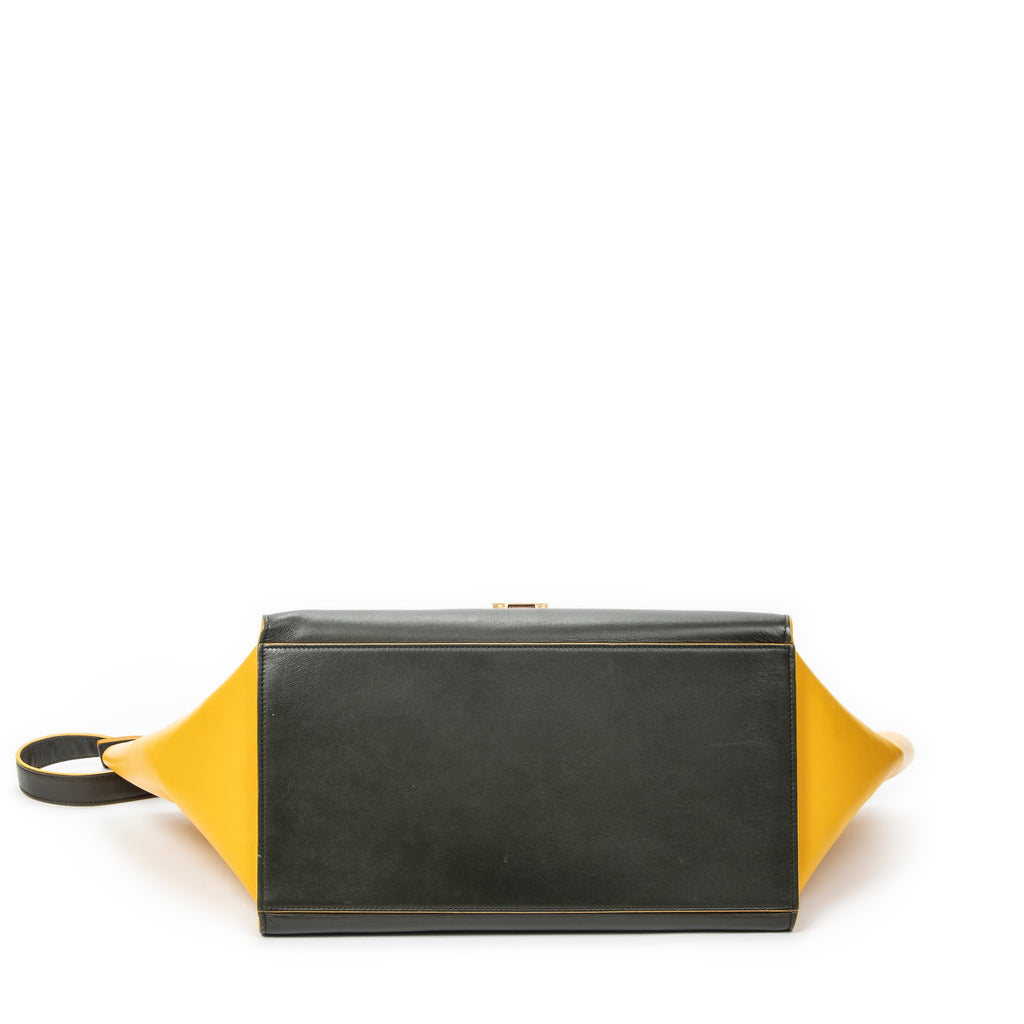 Shoulder Bag Medium Trapeze Green Calfskin Leather