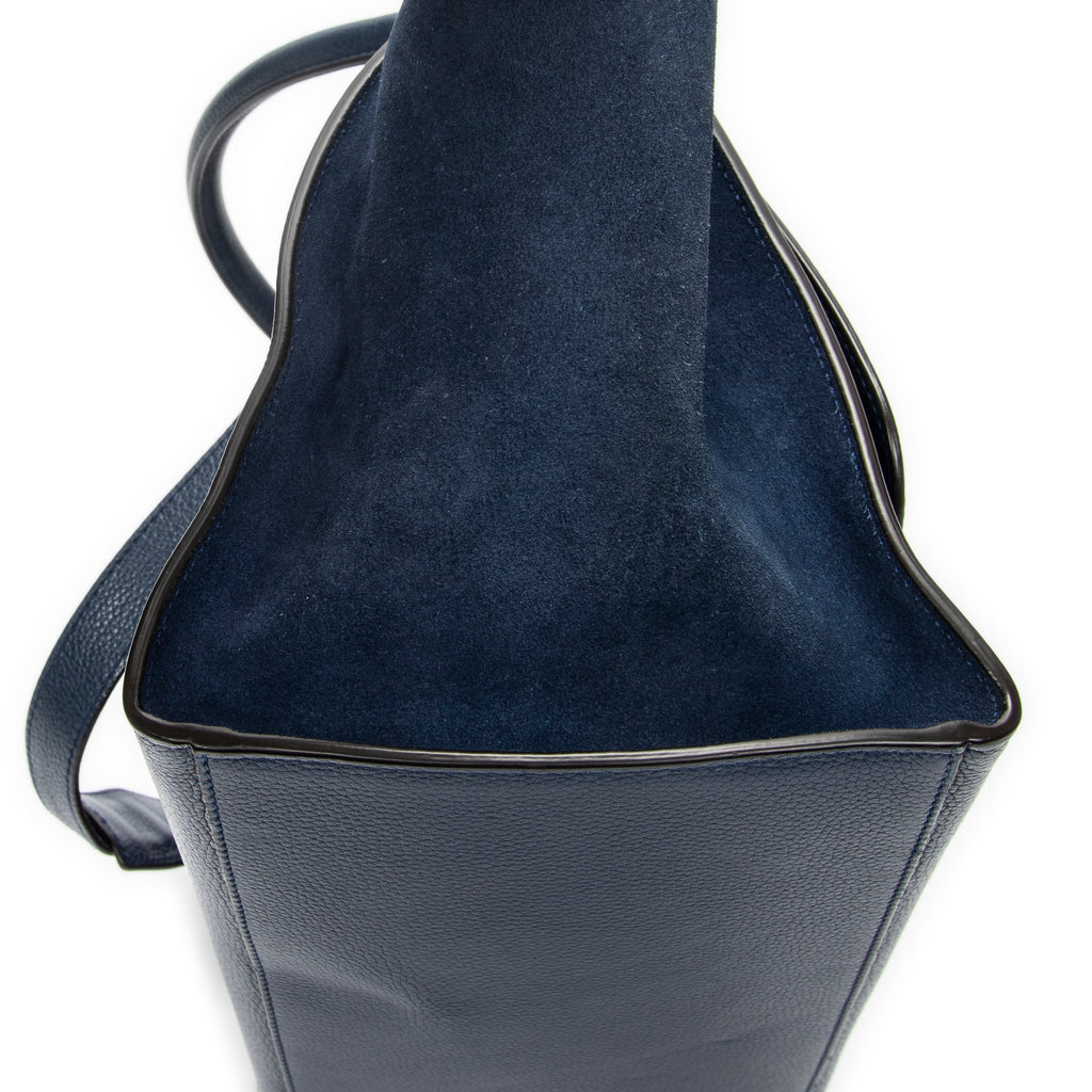 Shoulder Bag Medium Trapeze Navy Grained Calfskin Leather