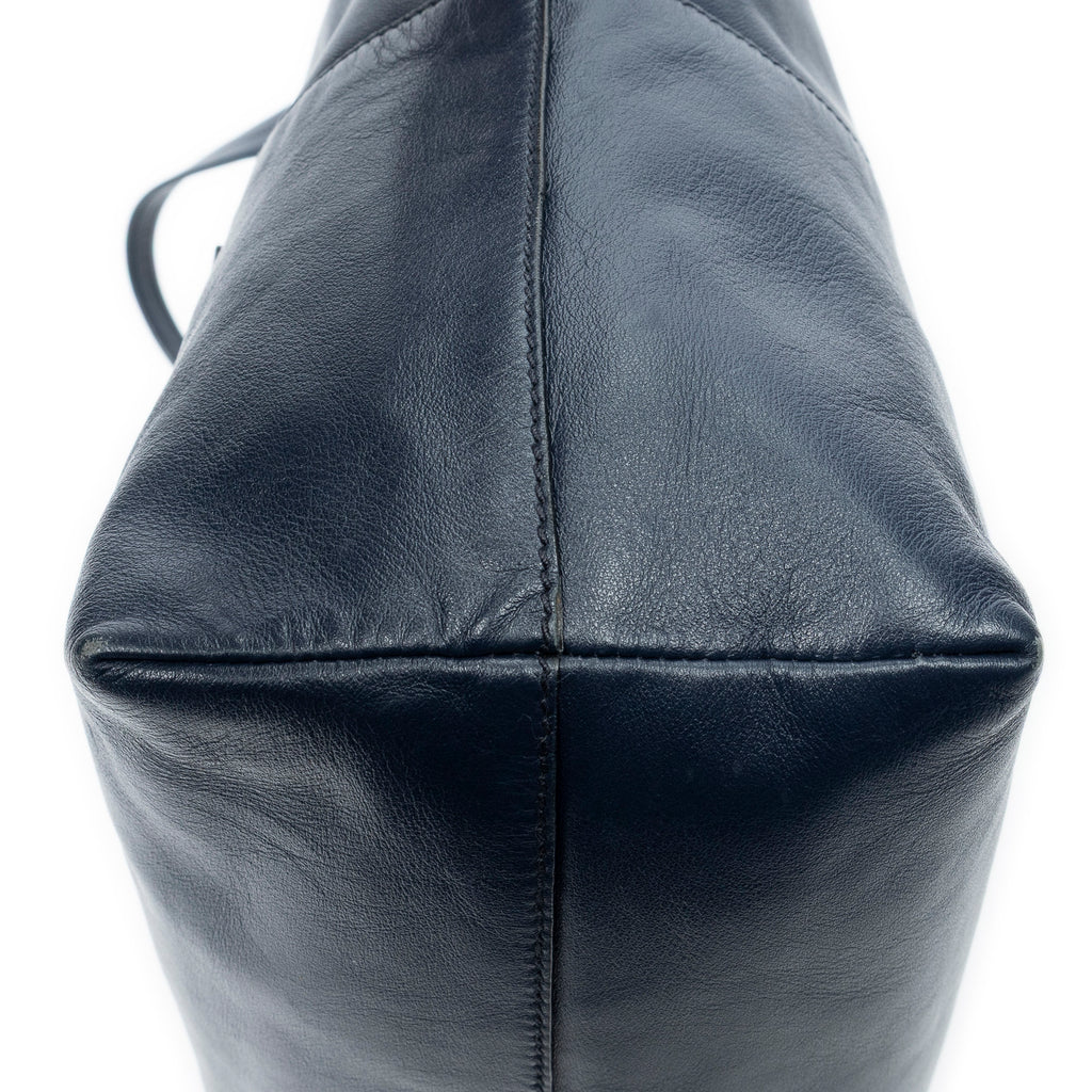 Shoulder Bag Front Pocket Shopping Tote Navy Vitello Soft Leather