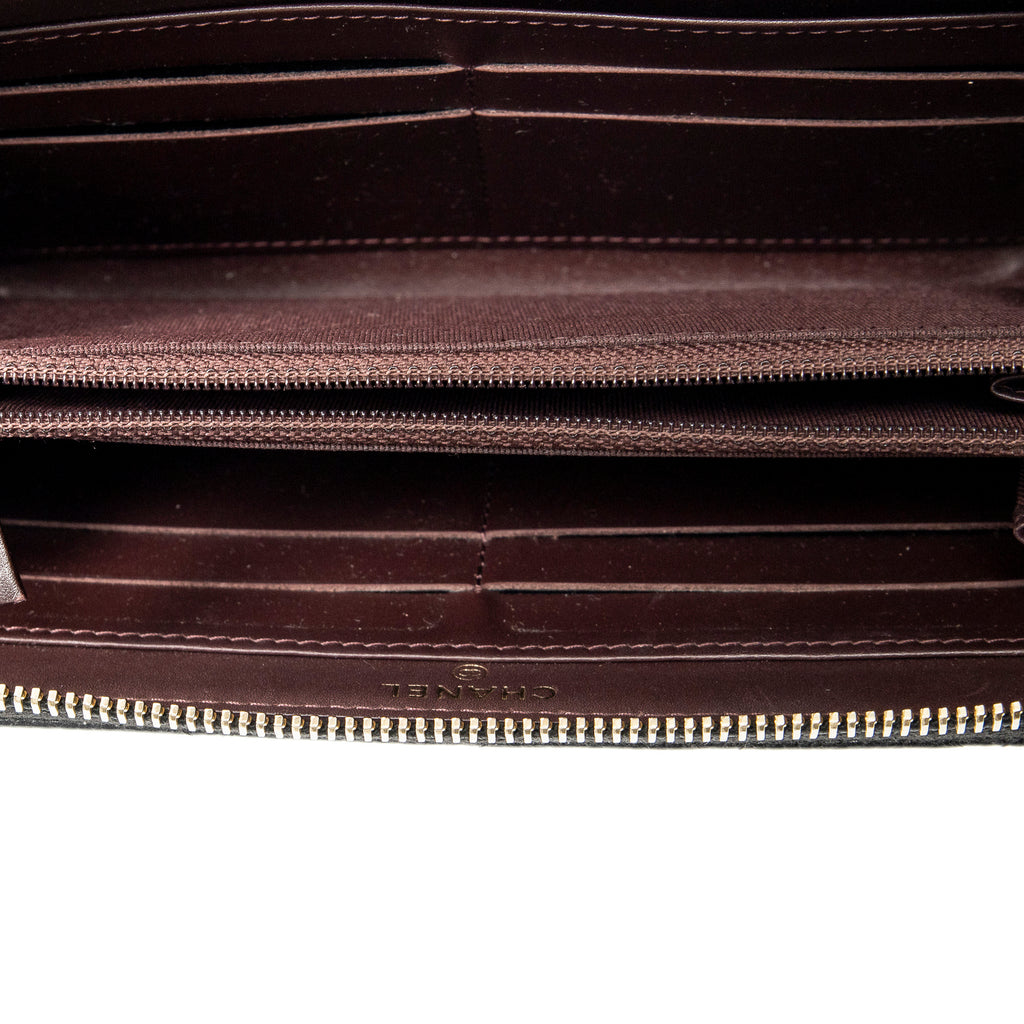 Wallet Classic Zip Around Wallet Black Quilted Caviar Leather