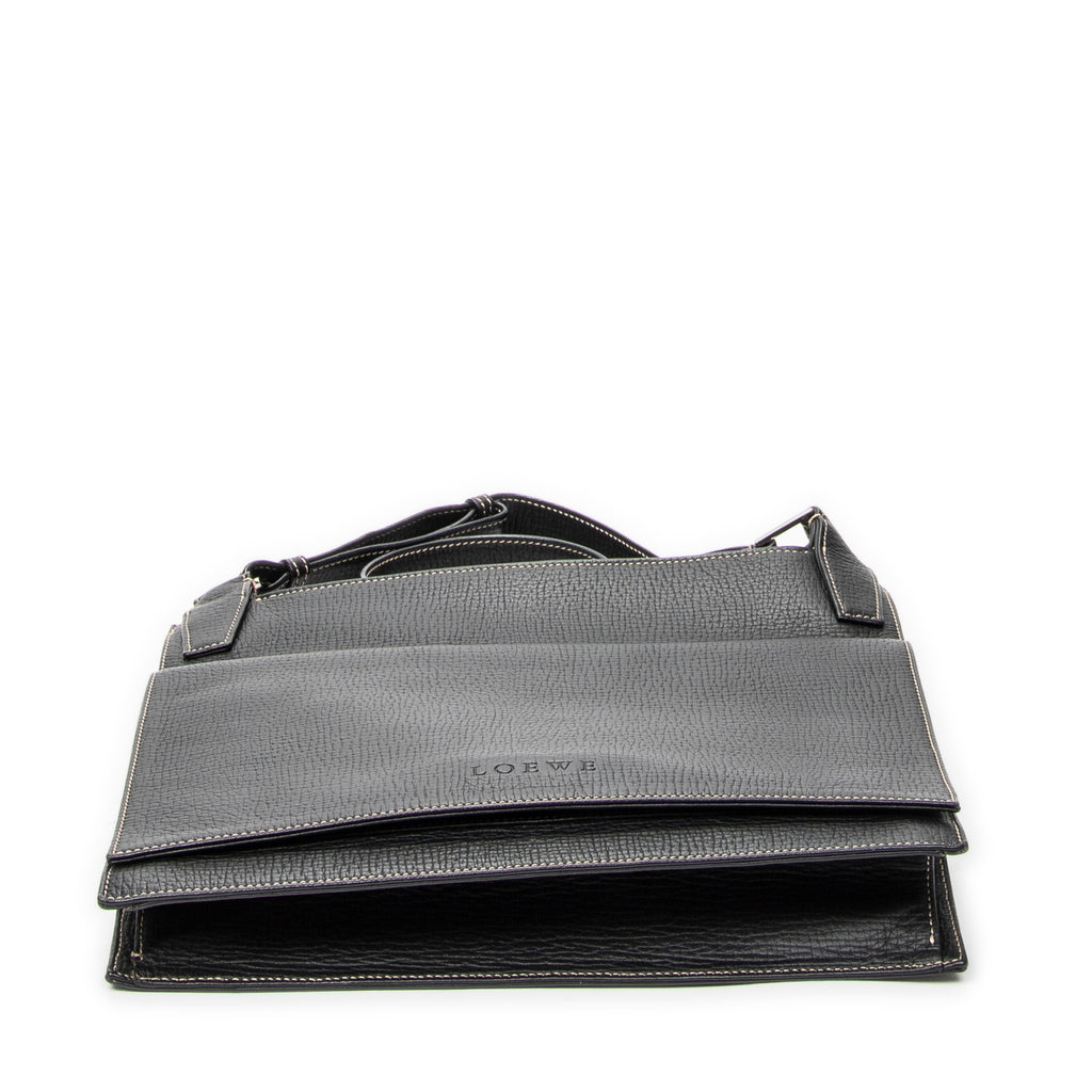 Shoulder Bag Flat Messenger Black Grained Calfskin Leather