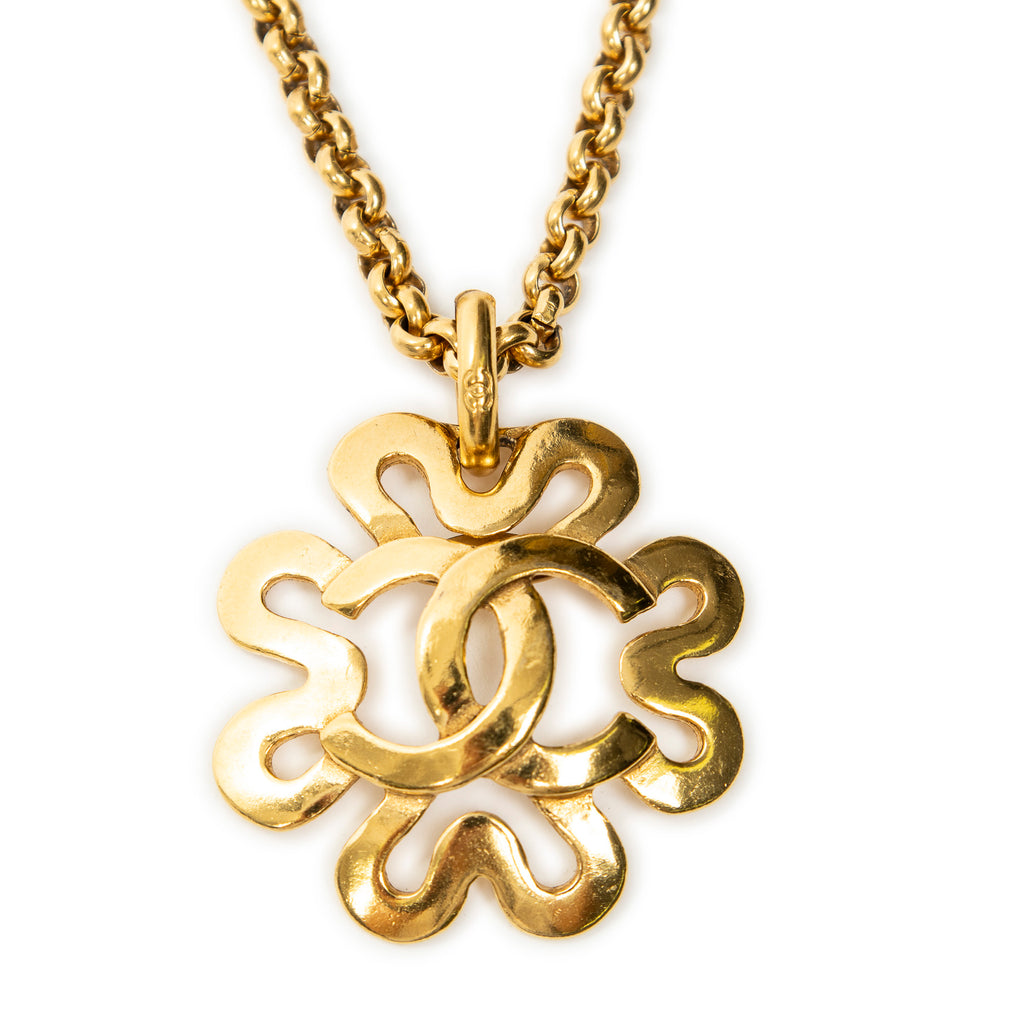 Collar CC Flor Trenzada Bañado en Oro Dorado