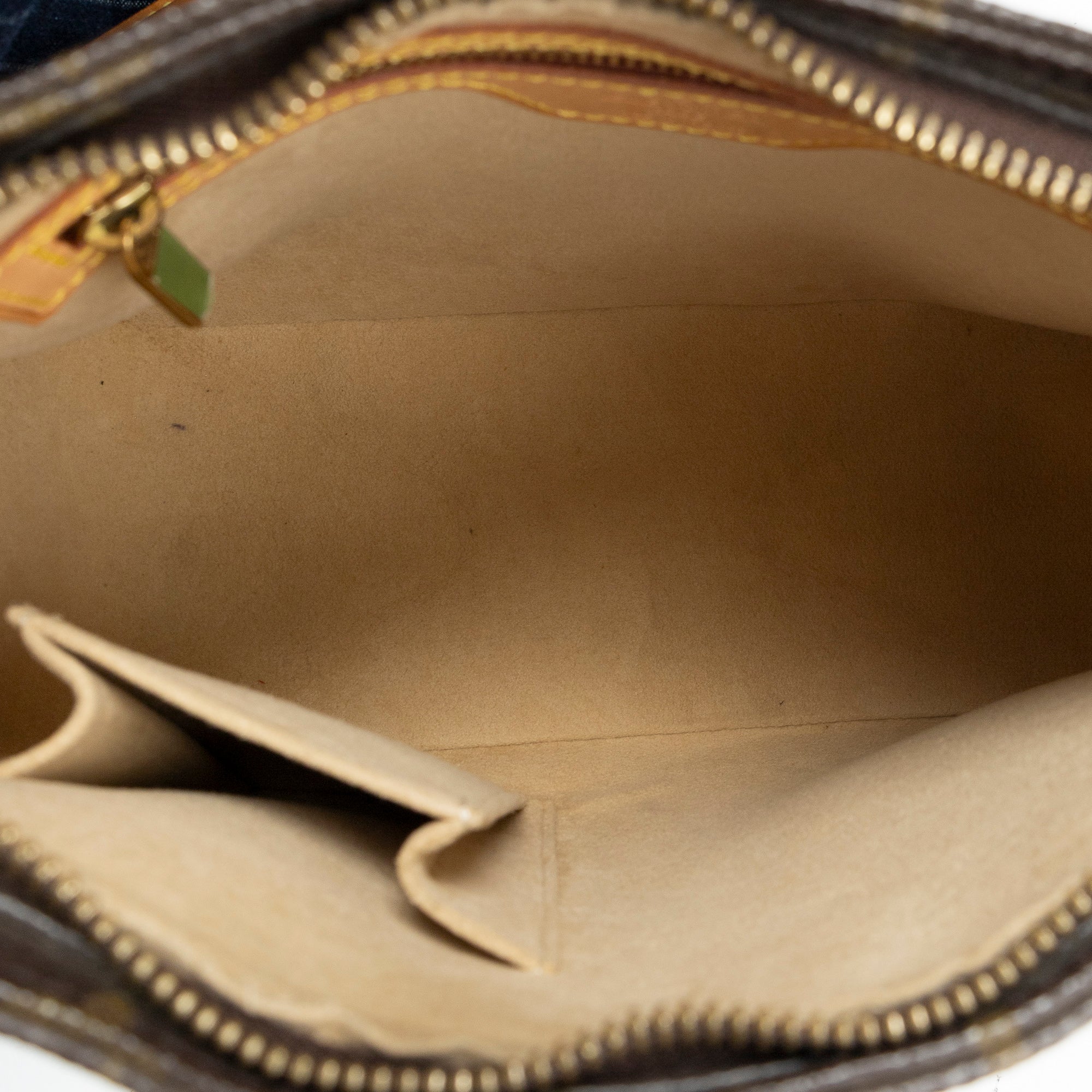 Shoulder Bag Looping MM Brown Monogram Canvas