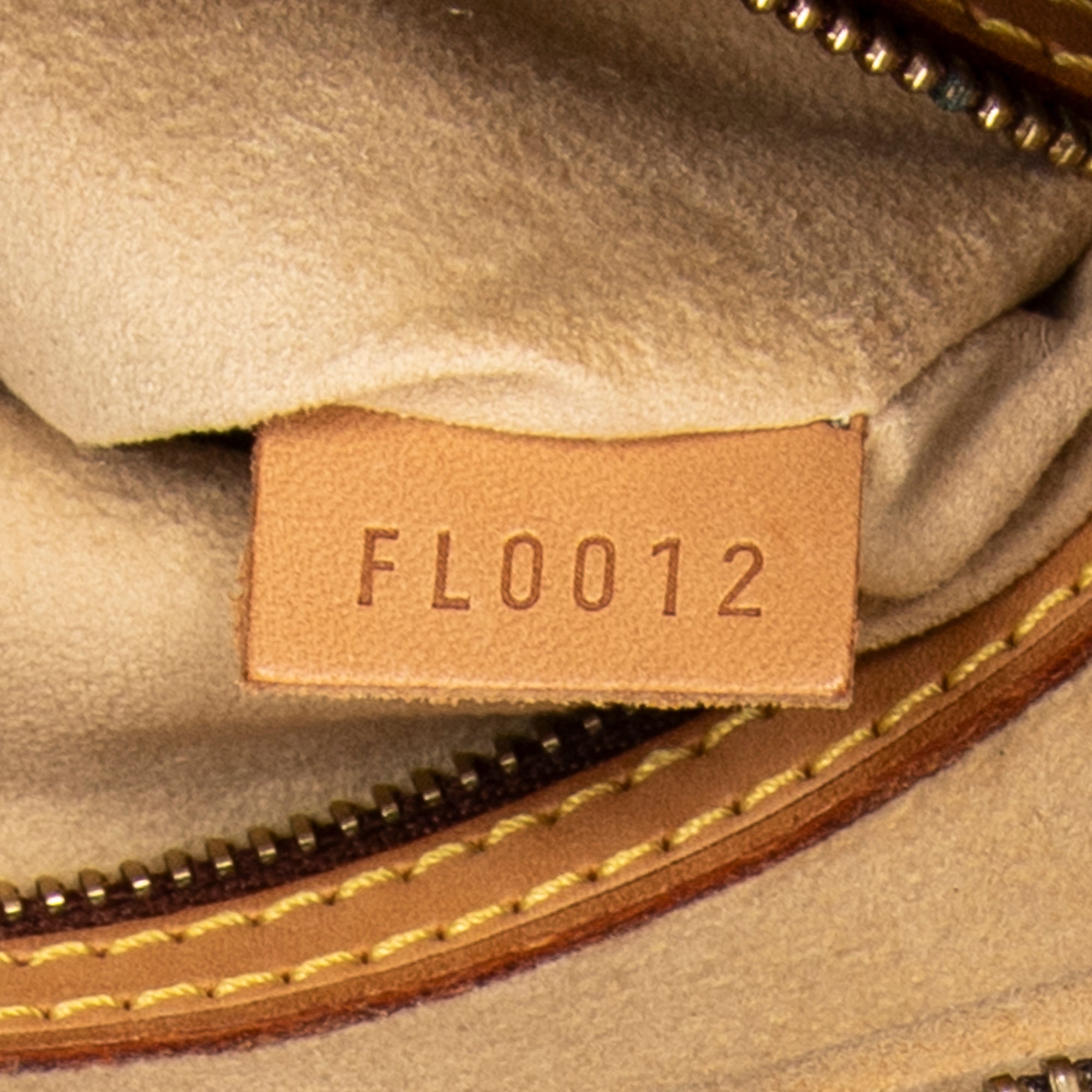Shoulder Bag Looping MM Brown Monogram Canvas
