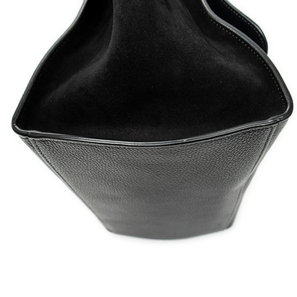 Shoulder Bag Medium Trapeze Black Grained Calfskin Leather