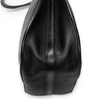 Bolso de hombro pequeño Hayley Hobo de cuero de ternera granulado negro