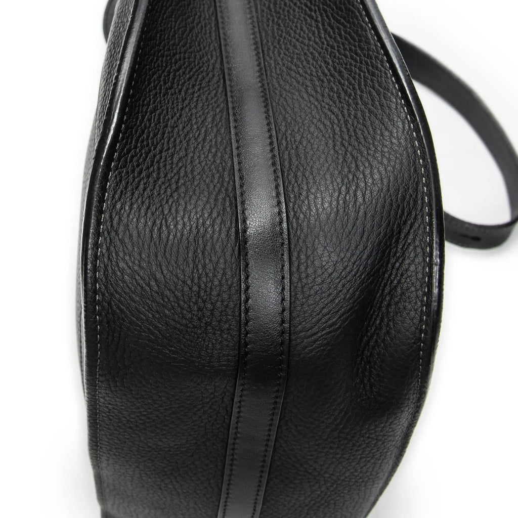 Bolso de hombro pequeño Hayley Hobo de cuero de ternera granulado negro
