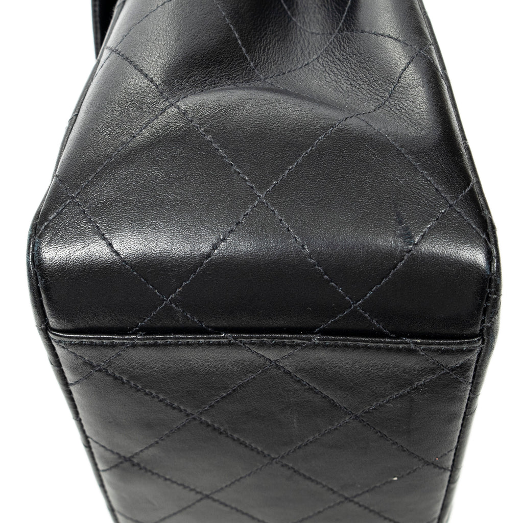 Shoulder Bag Maxi Jumbo XL Flap Black Quilted Lambskin Leather