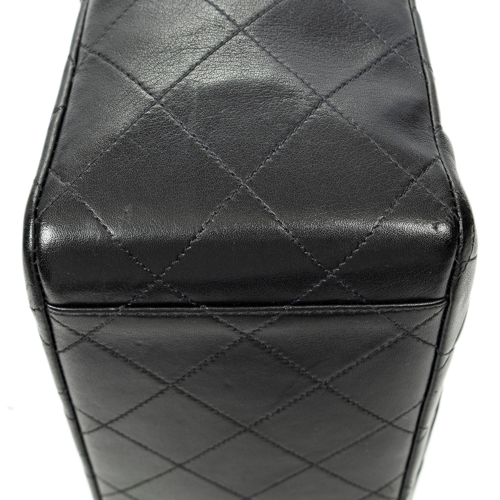 Shoulder Bag Maxi Jumbo XL Flap Black Quilted Lambskin Leather