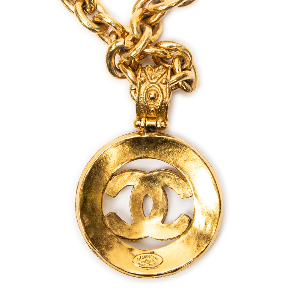 Necklace CC Medallion Pendant Necklace Gold Gold Plated