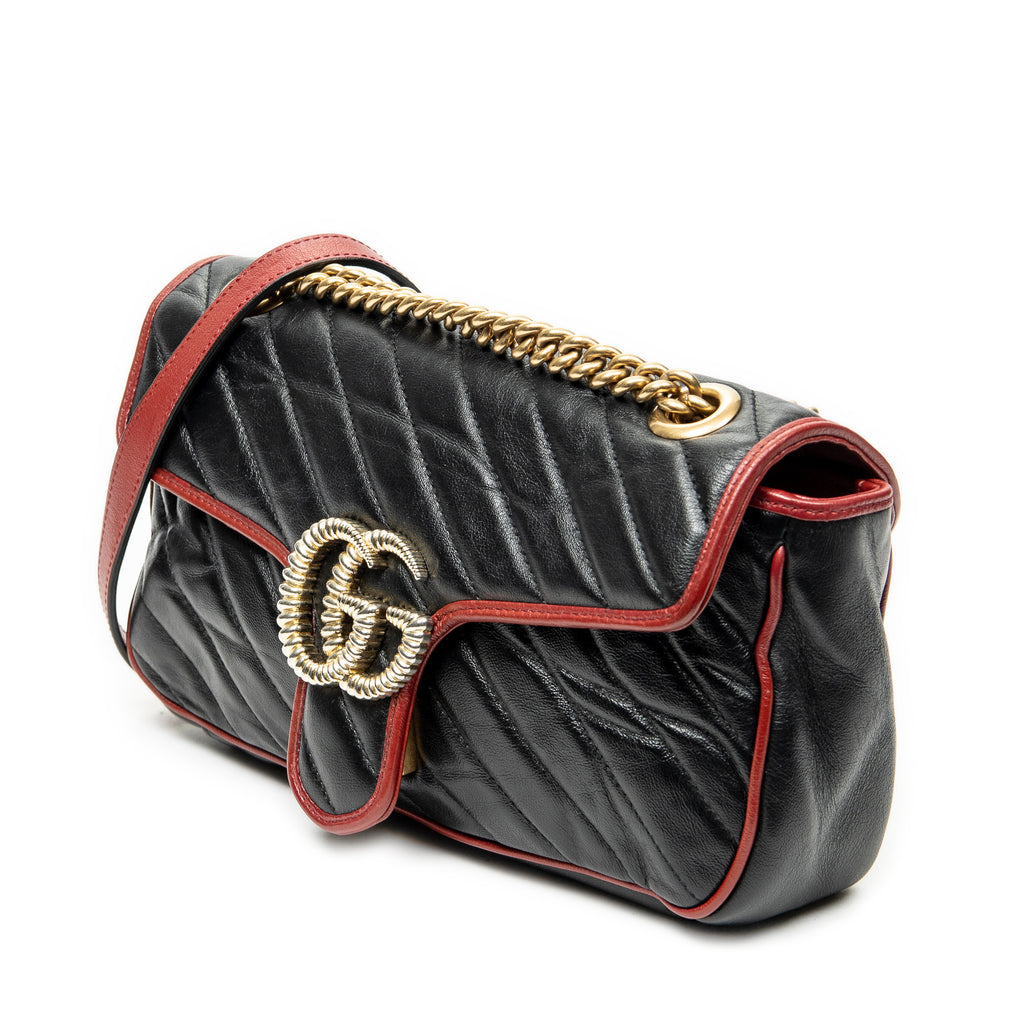 Shoulder Bag Small GG Marmont Flap Black Quilted Calfskin Leather