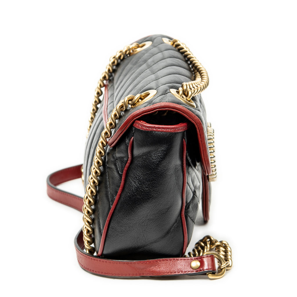 Shoulder Bag Small GG Marmont Flap Black Quilted Calfskin Leather