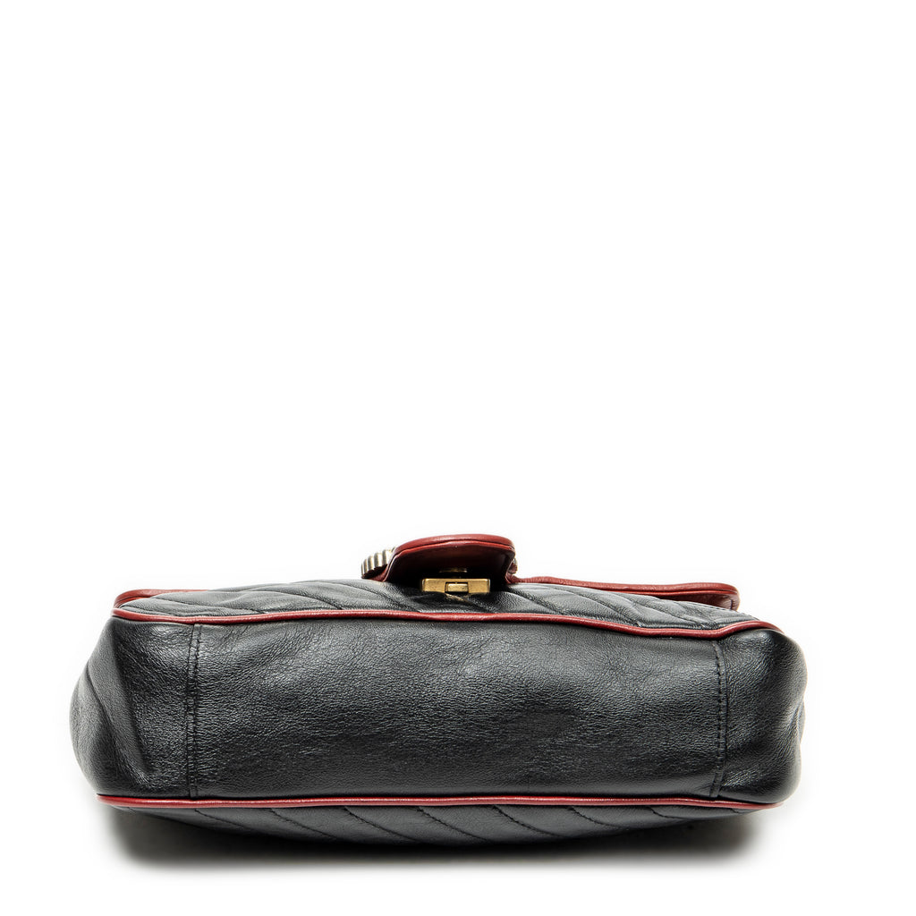 Shoulder Bag Small GG Marmont Flap Black Quilted Calfskin Leather
