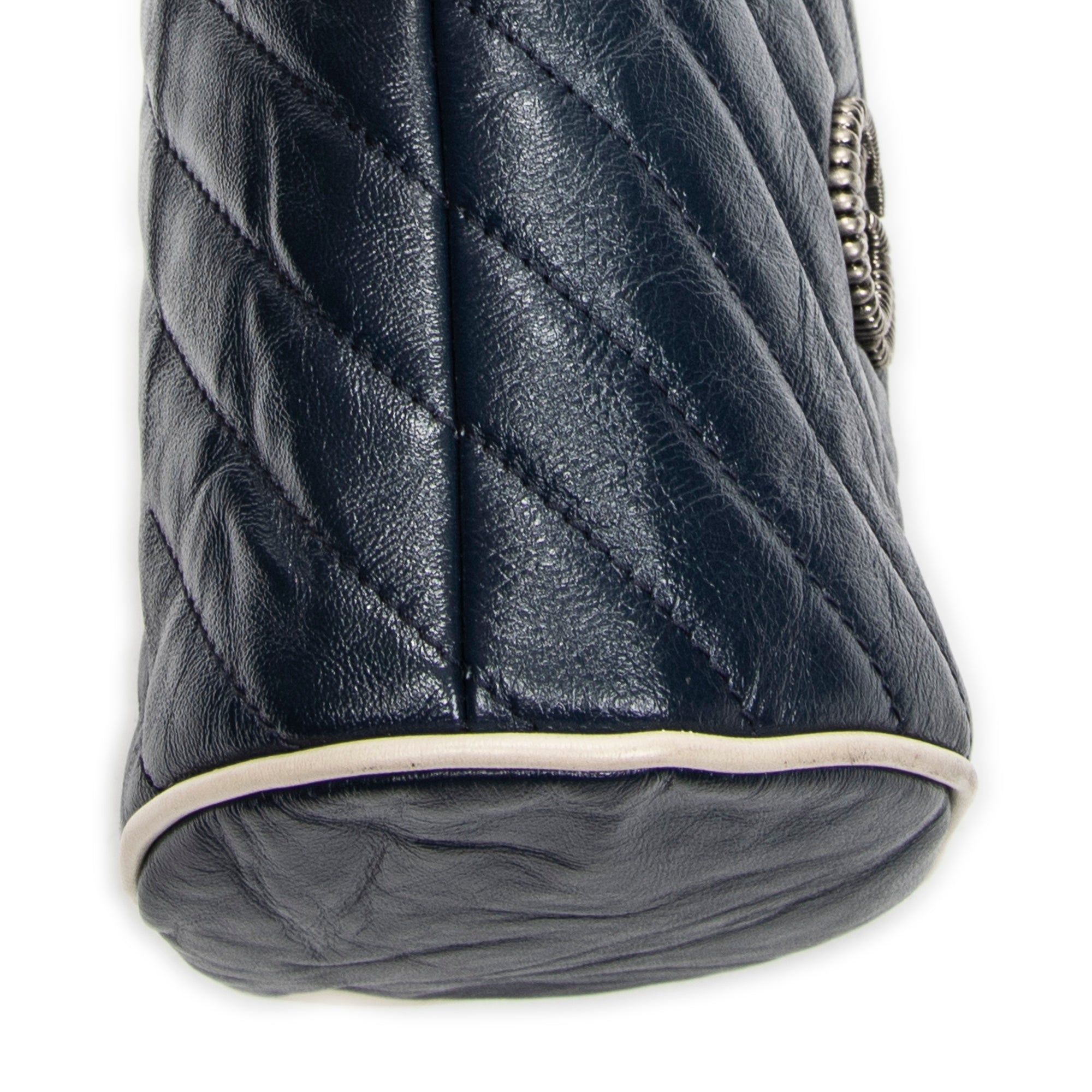 Shoulder Bag GG Marmont Torchon Bucket Bag Navy Quilted Calfskin Leather