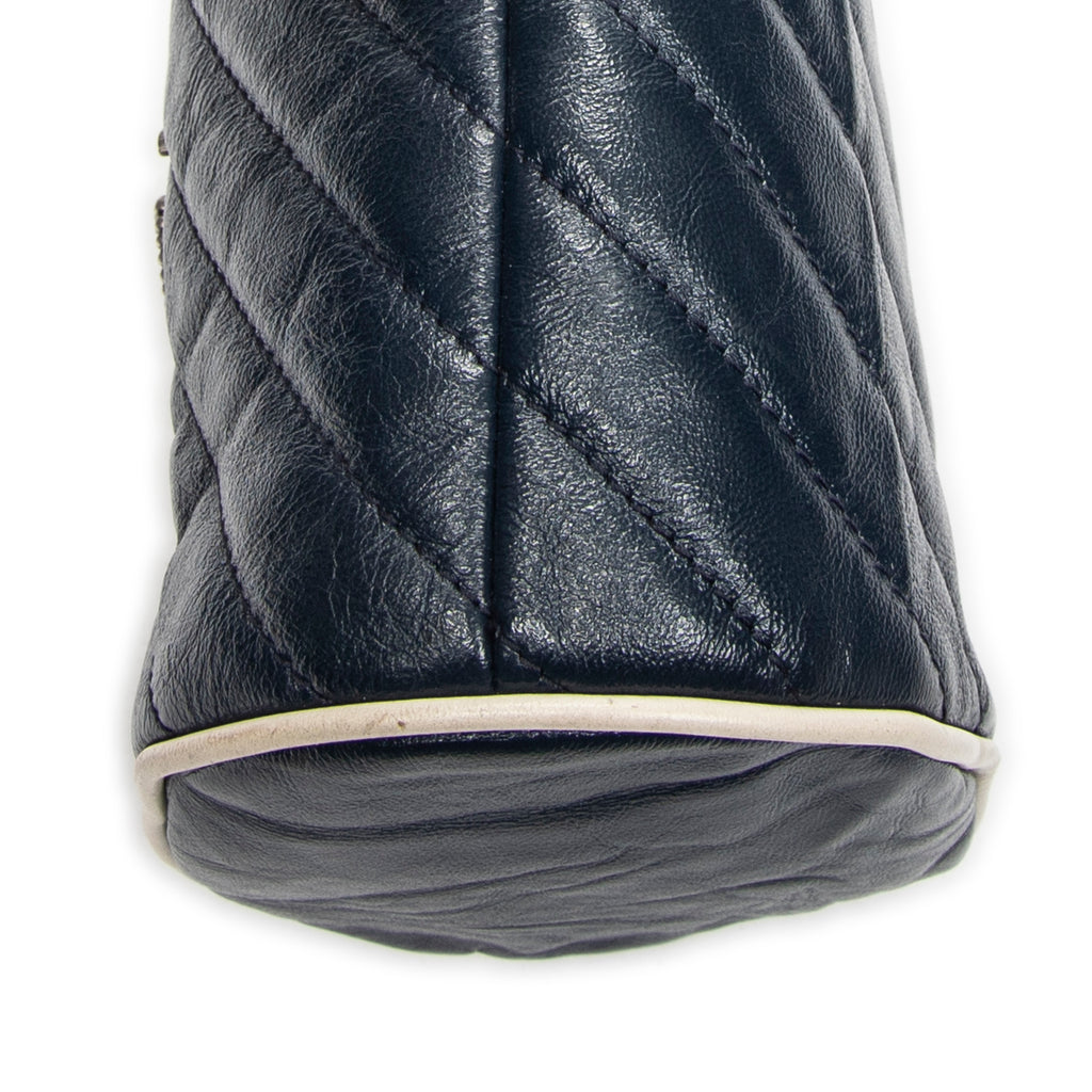 Shoulder Bag GG Marmont Torchon Bucket Bag Navy Quilted Calfskin Leather