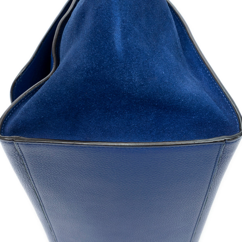 Shoulder Bag Medium Trapeze Blue Grained Calfskin Leather