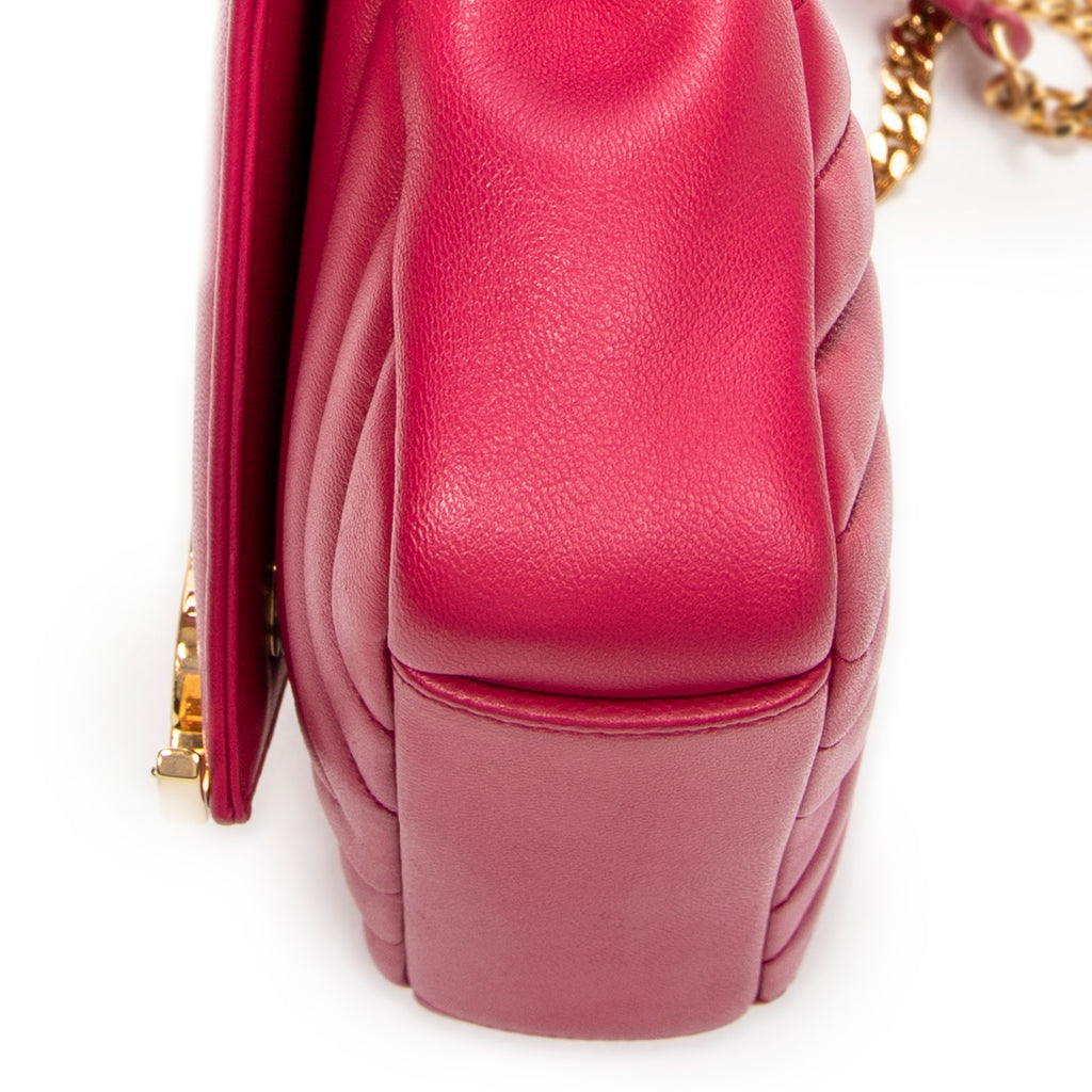 Shoulder Bag Classic Baby Chain Bag Fuchsia Pink Quilted Calfskin Leather