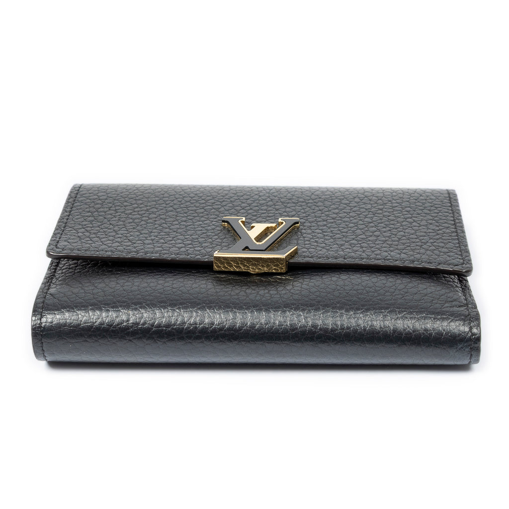 Wallet Capucines Black Taurillon Leather
