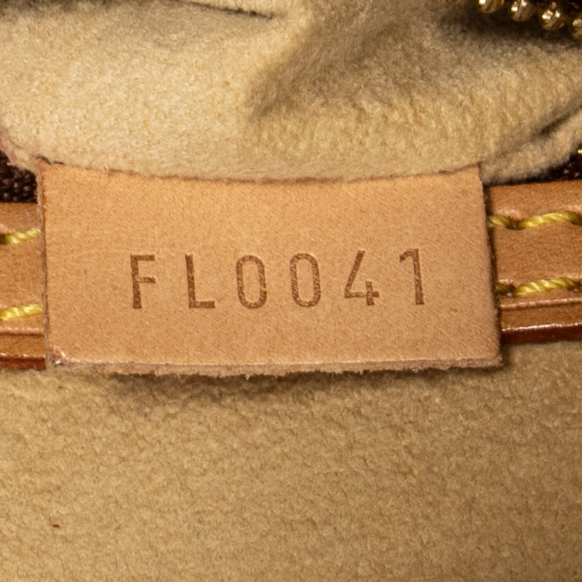 Shoulder Bag Looping MM Brown Monogram Canvas