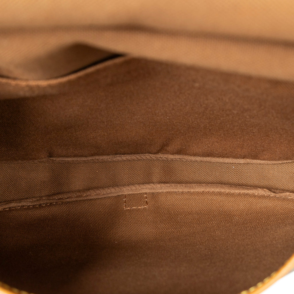 Shoulder Bag Saumur MM Brown Monogram Canvas