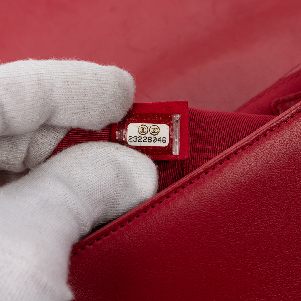 Shoulder Bag Medium Boy Framboise Lambskin Quilted Leather