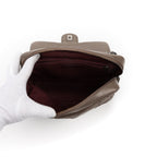 Bandolera mediana atemporal de piel de becerro envejecida gris medio