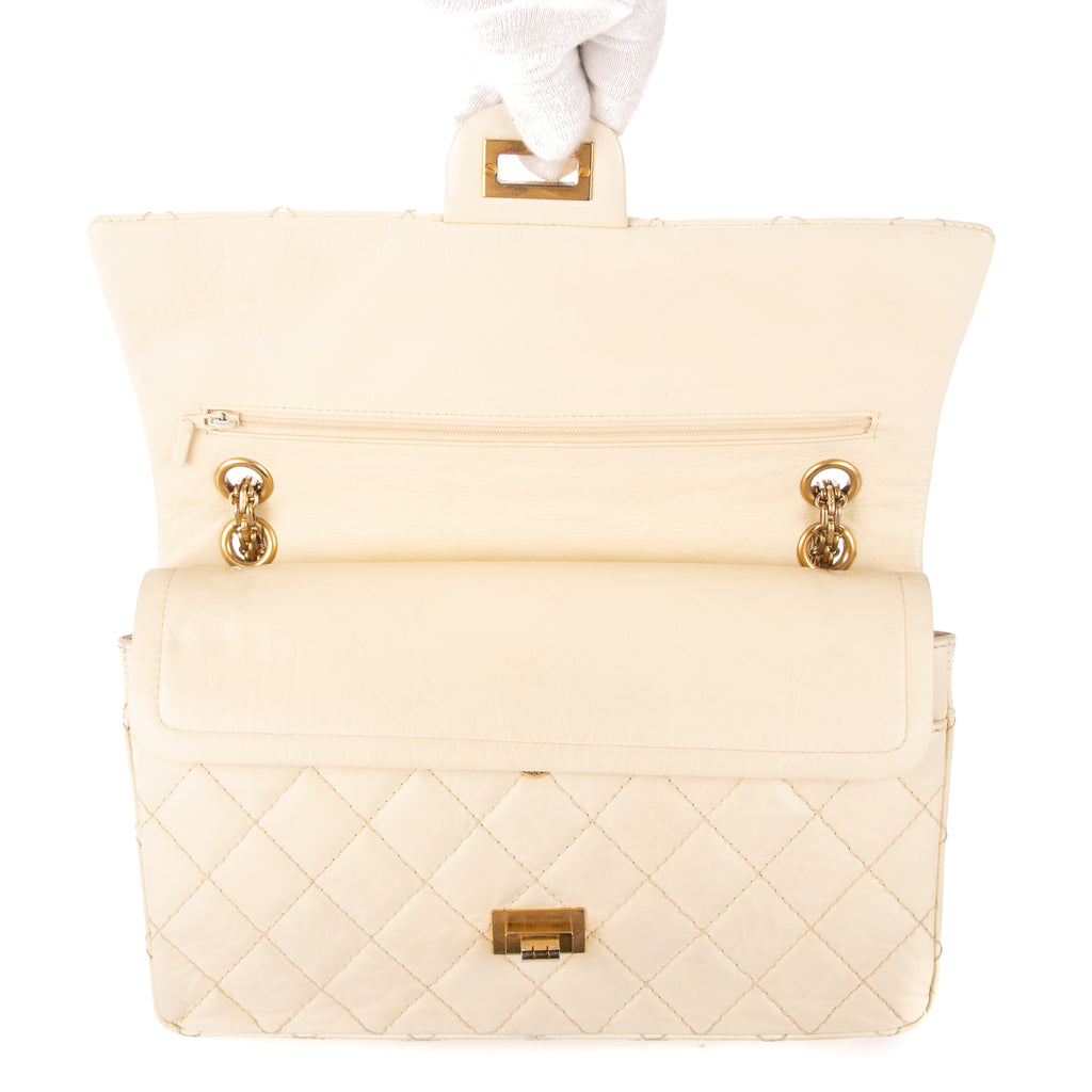Shoulder Bag Medium Reissue 2.55 double flap 266 Medium Beige Aged Calfskin Leather