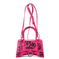 Bolso de mano Hourglass XS de piel de becerro rosa con grafiti
