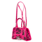 Bolso de mano Hourglass XS de piel de becerro rosa con grafiti