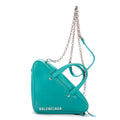 Bolso de mano con cartera triangular y cadena de piel azul grabada con pitón
