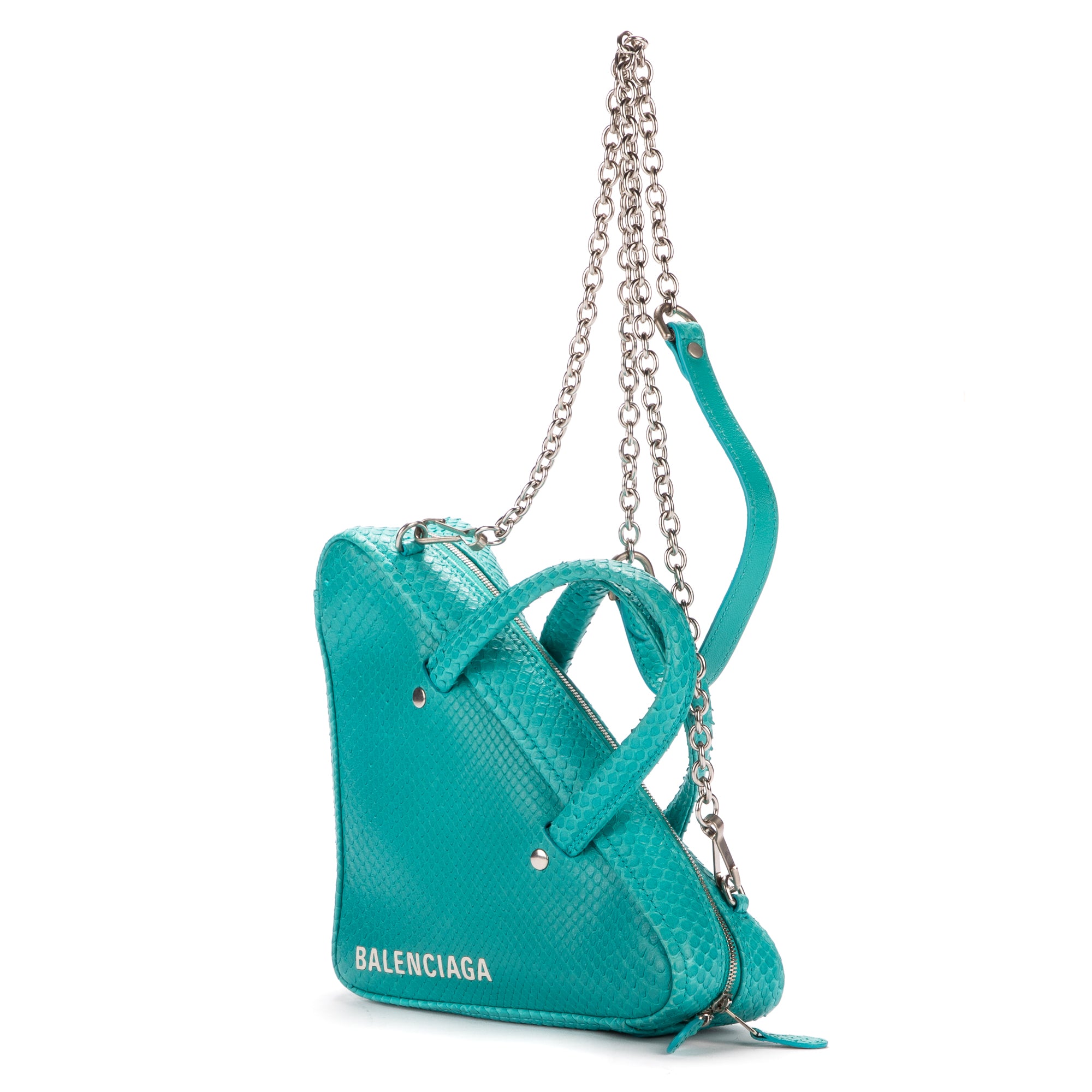 Bolso de mano con cartera triangular y cadena de piel azul grabada con pitón