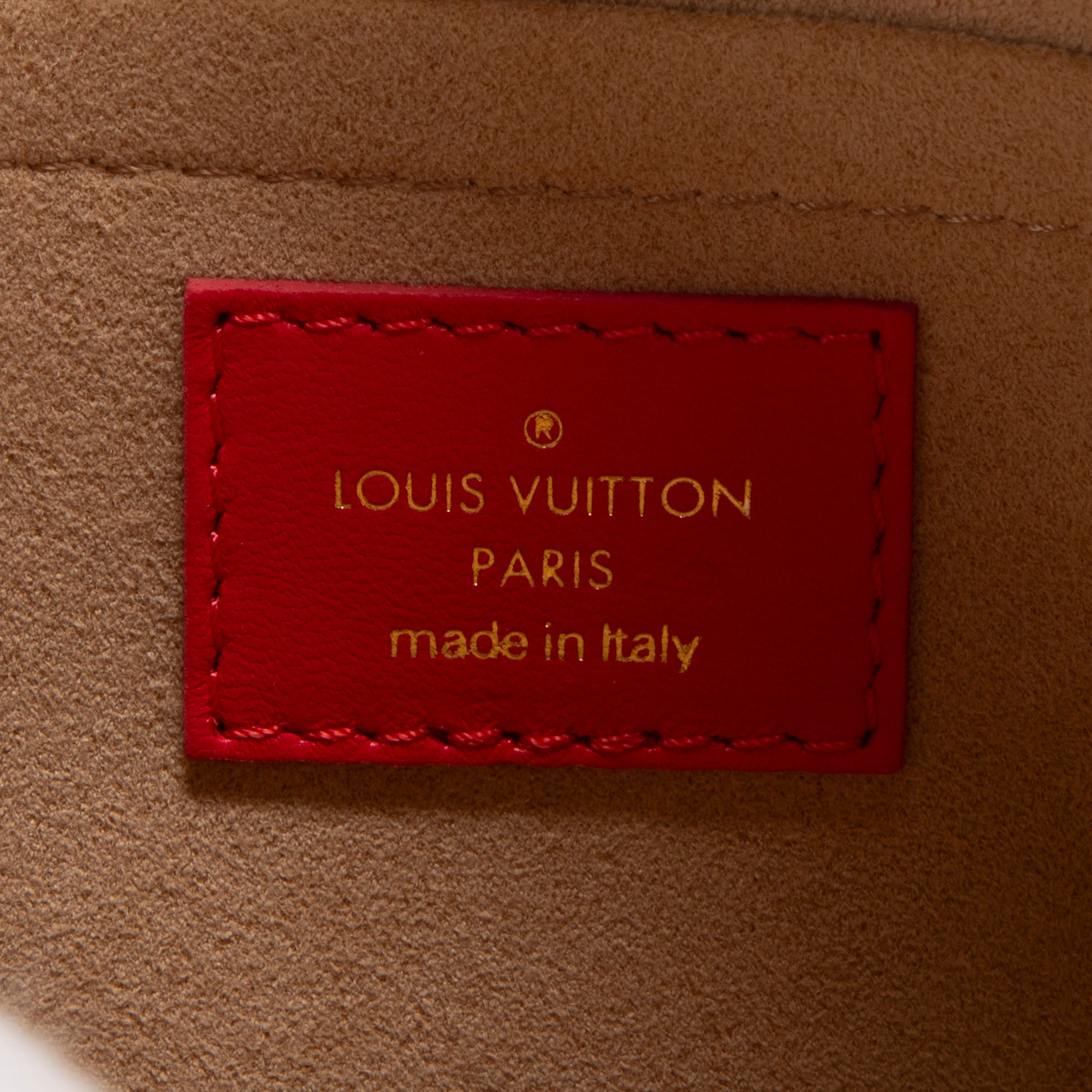 Sac bandoulière pochette Troca en cuir d'agneau matelassé Damier rouge
