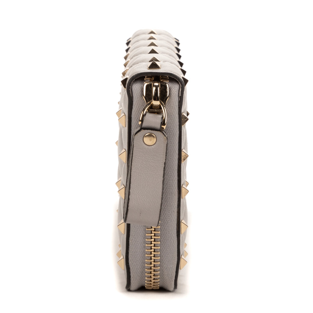 Wallet Rockstud Spikes Long Zip Light Grey Calfskin Leather