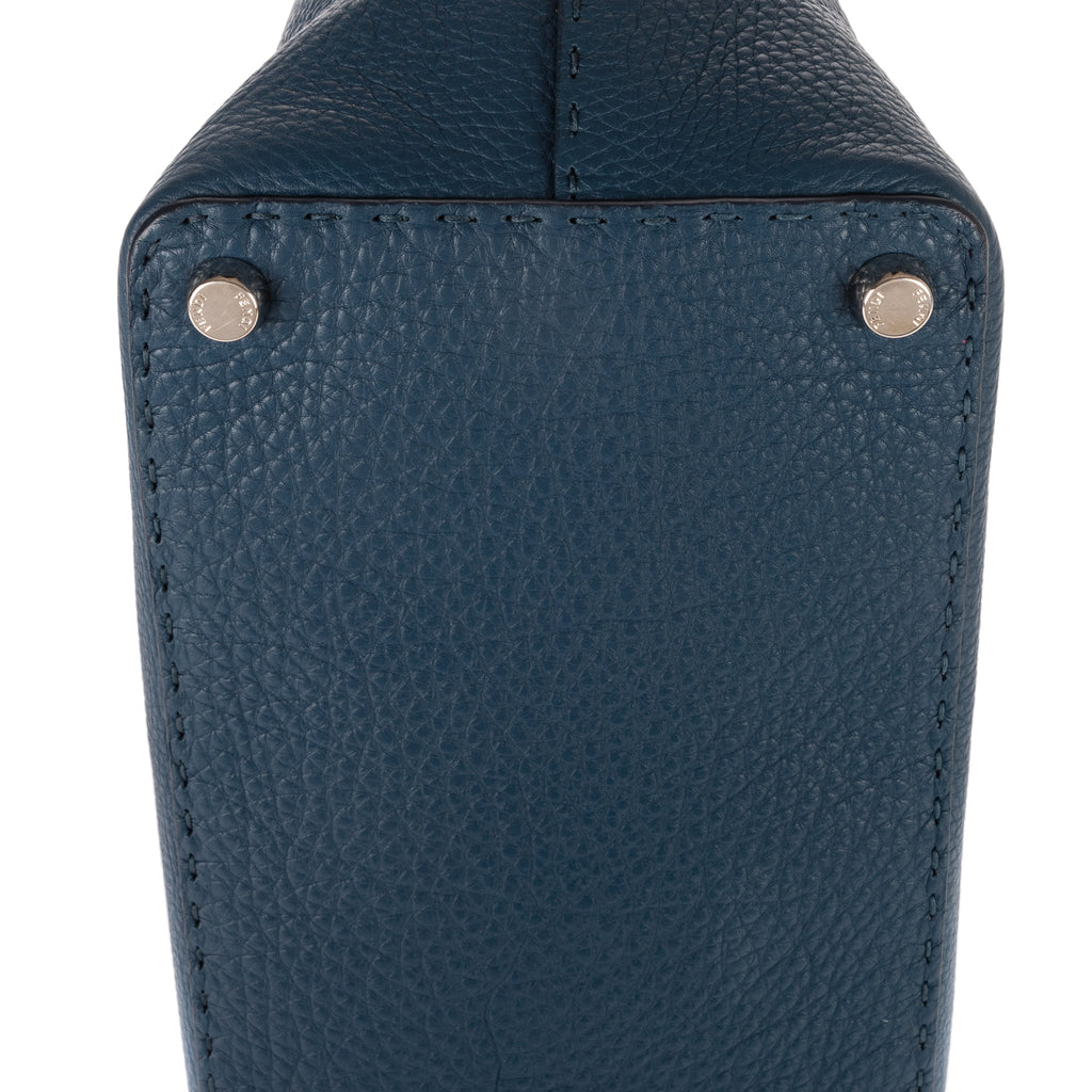Bolso de mano Adele de piel de becerro granulada color azul marino
