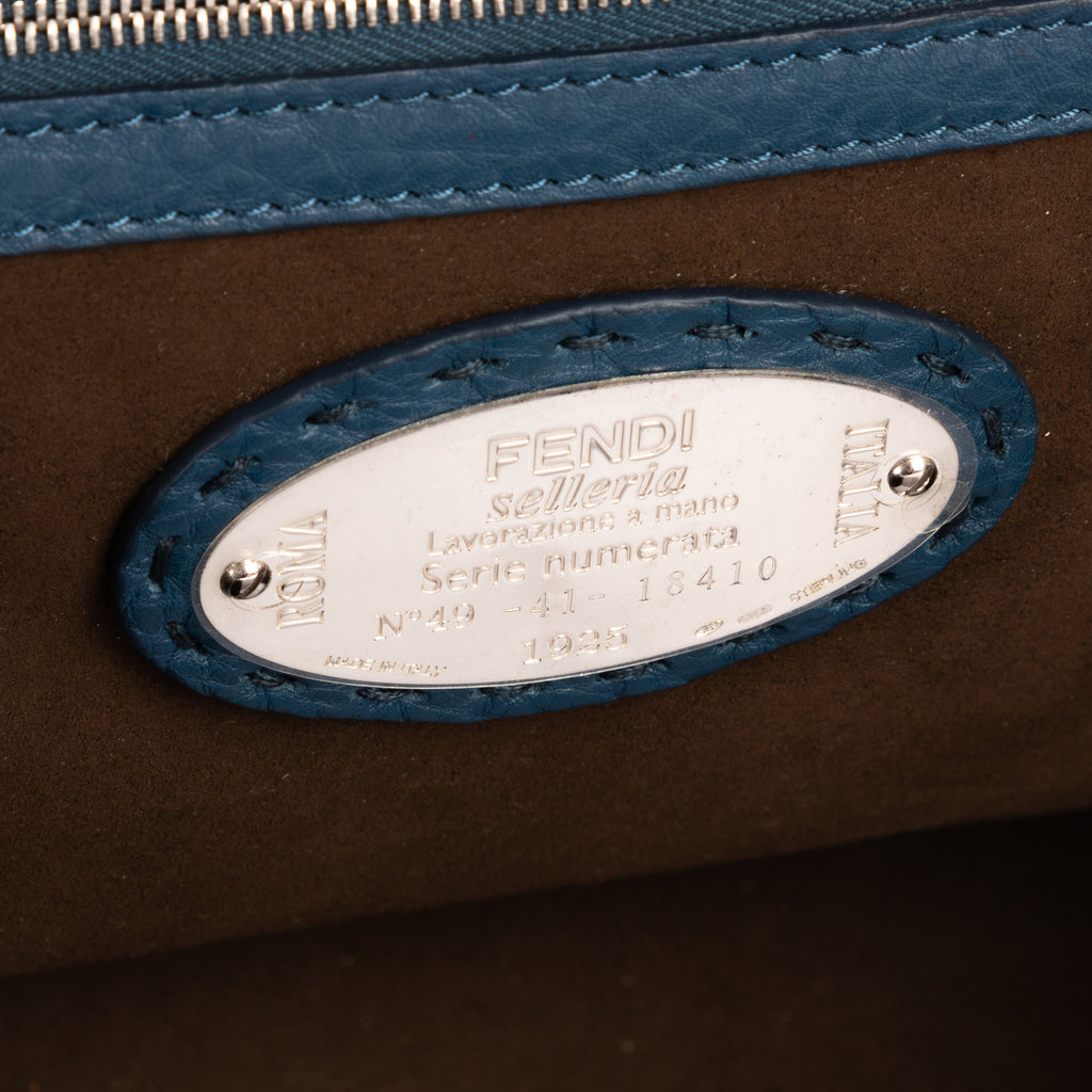 Bolso de mano Adele de piel de becerro granulada color azul marino