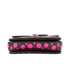 Louis Vuitton - Édition limitée Yayoi Kusama Giant Pochette Metis - Noir/Fuchsia