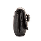 Bolso de Hombro Sweet Charity Clutch Óptico Negro con Lazos Tachonados