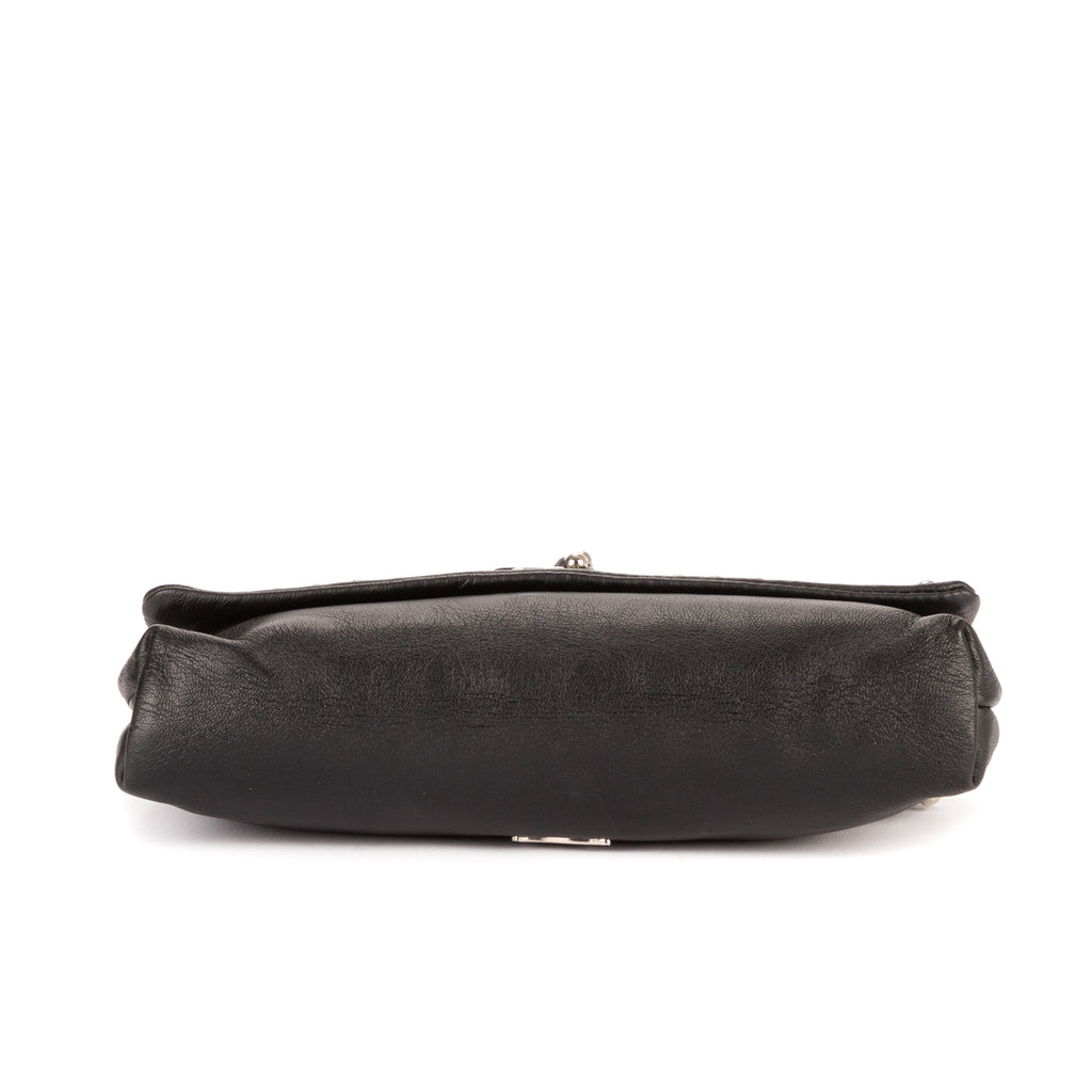 Bolso de Hombro Sweet Charity Clutch Óptico Negro con Lazos Tachonados