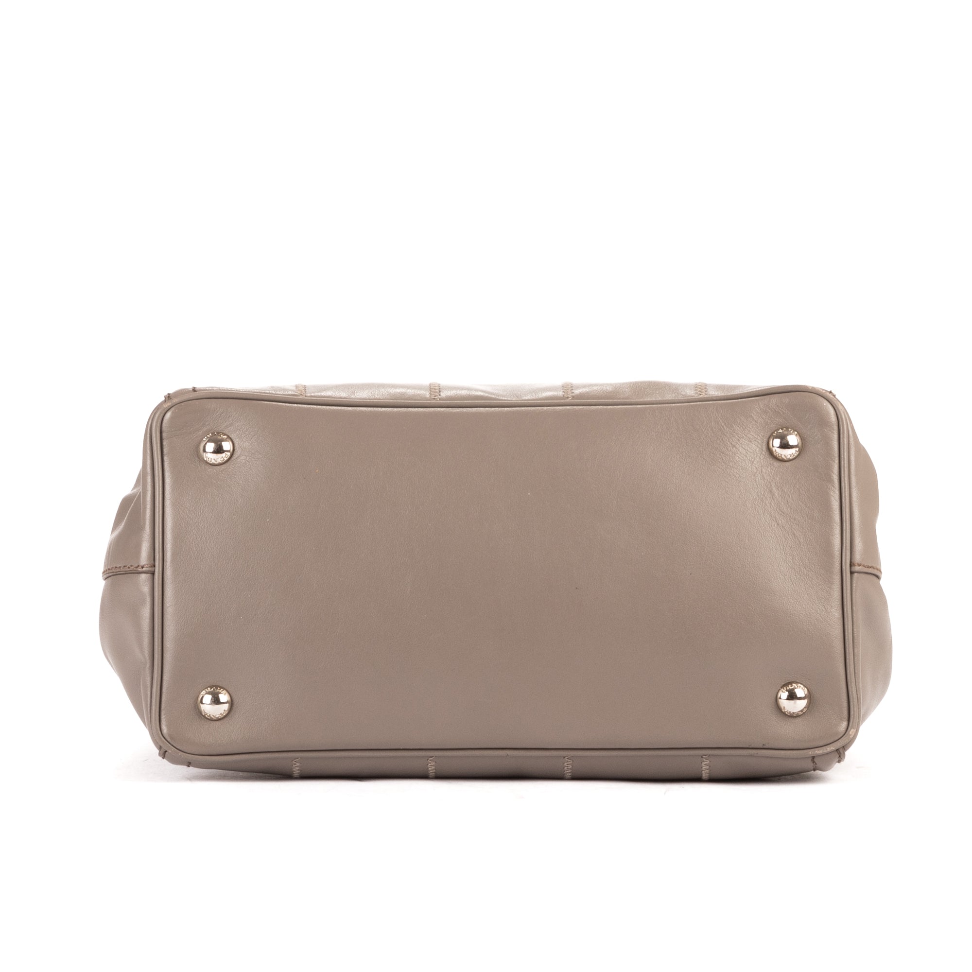 Bolso de Hombro Canapa Piel Suave Color Topo