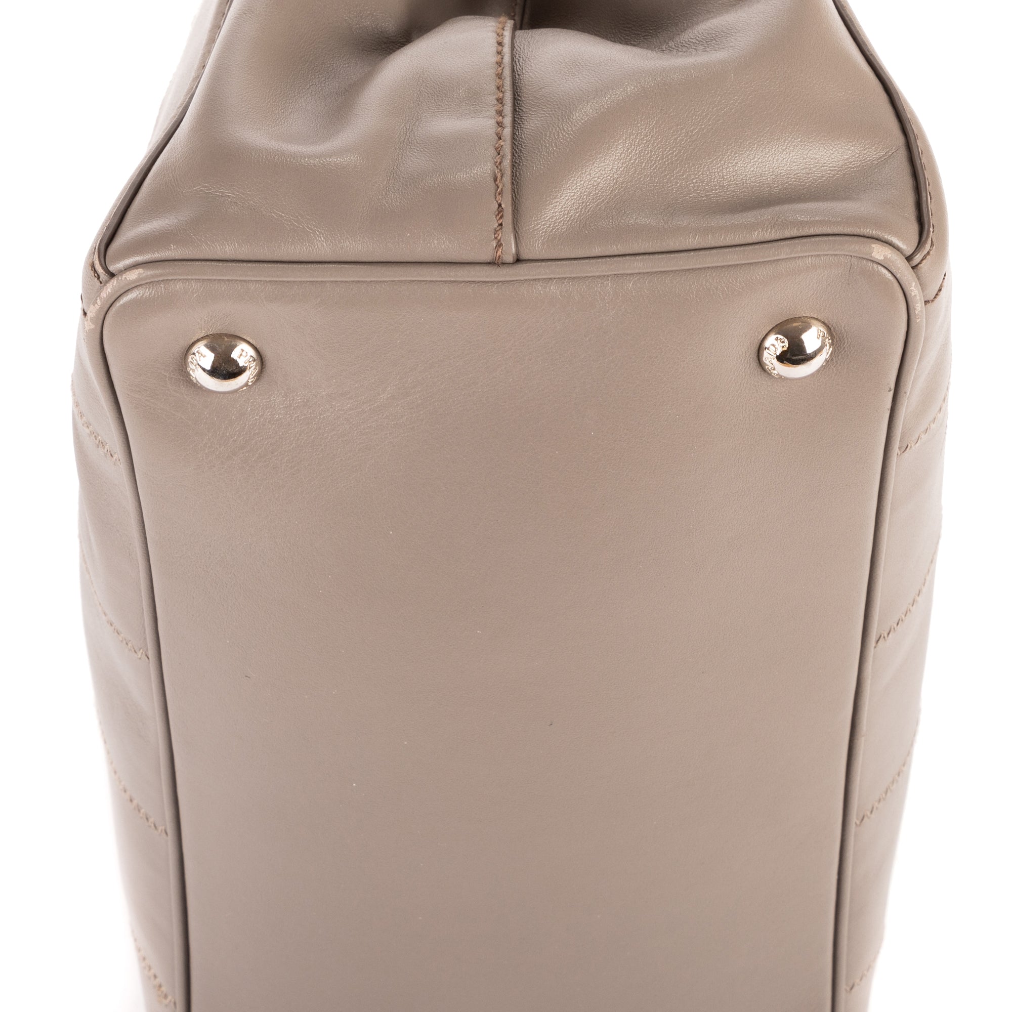 Bolso de Hombro Canapa Piel Suave Color Topo