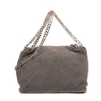 Sac bandoulière Beckett à rabat en daim gris
