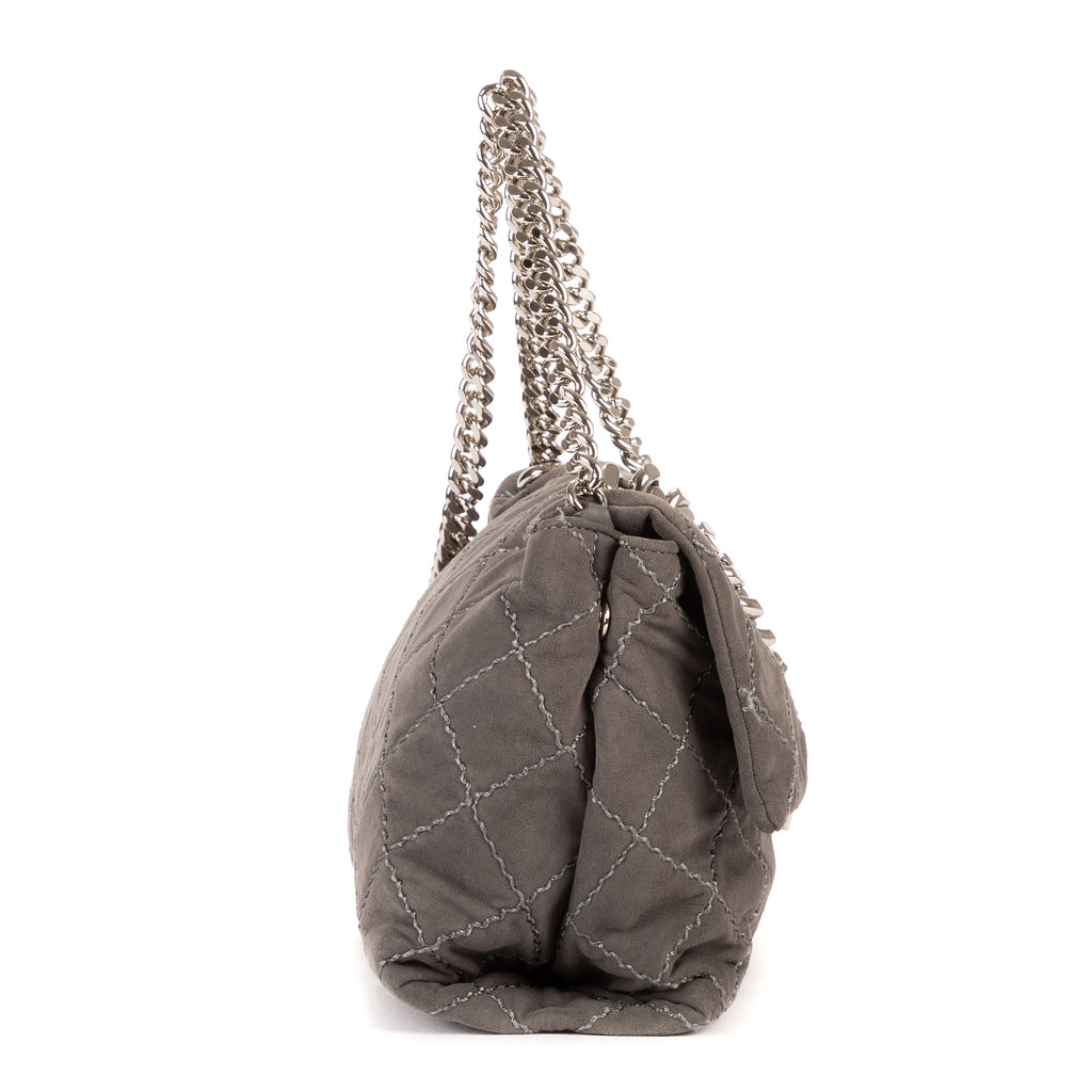 Sac bandoulière Beckett à rabat en daim gris