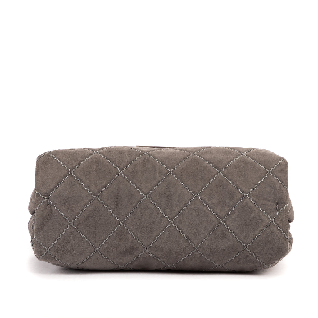 Sac bandoulière Beckett à rabat en daim gris