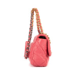 Sac bandoulière Classic 19 à rabat en cuir de veau matelassé rose