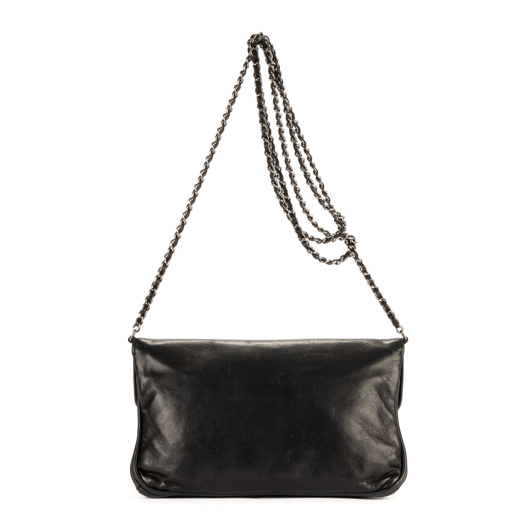 Bolso de hombro Giant Lock Reissue Mademoiselle Flap Piel suave negra