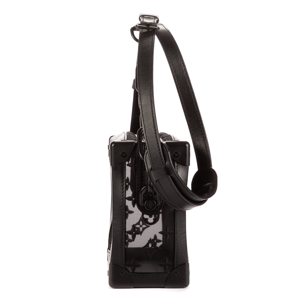 Bolso de hombro Soft Trunk Malla Colección 2019 Monograma bordado negro