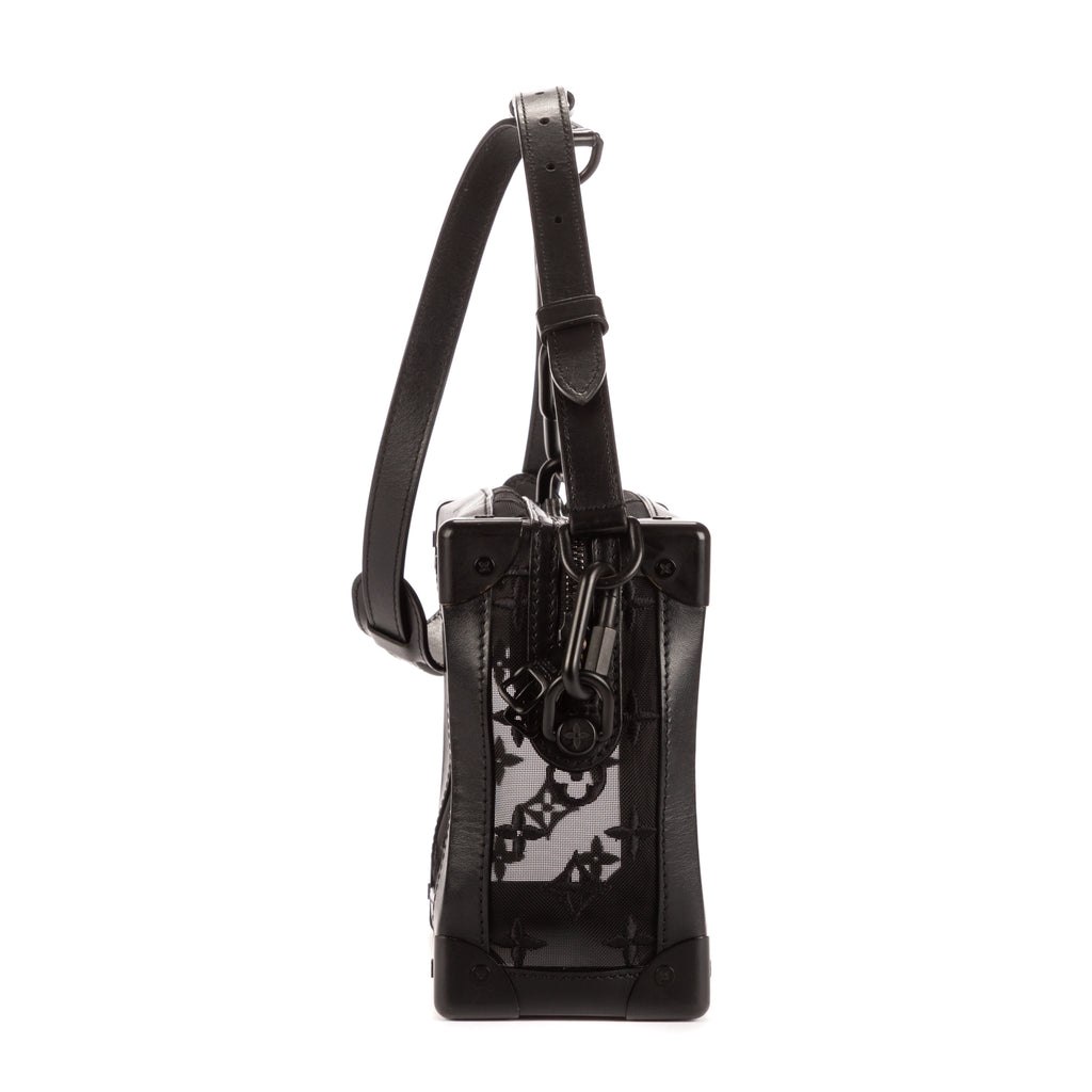 Bolso de hombro Soft Trunk Malla Colección 2019 Monograma bordado negro