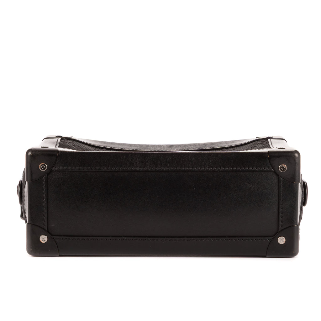 Bolso de hombro Soft Trunk Malla Colección 2019 Monograma bordado negro