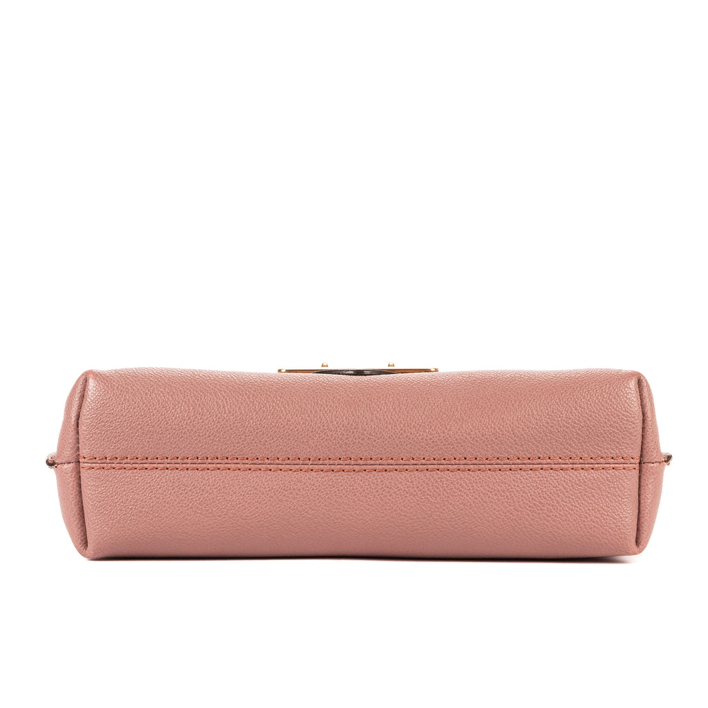 Bandolera The Buckle de piel lisa de grano suave rosa